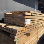 Ca. 153x Angelim Pedra hardhouten palen fijnbezaagd, 52x52mm, lengte 2